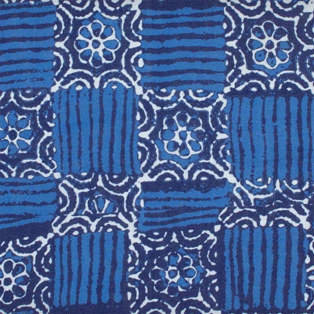 Adoro Alentejo - Linen-look Tablecloth with Tassel Detail