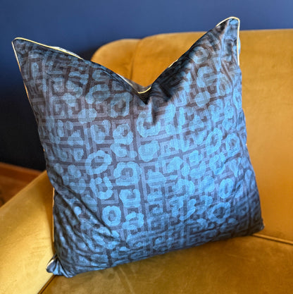 Graceful Giant - Velvet Scatter with Feather Inner - 60x60cm